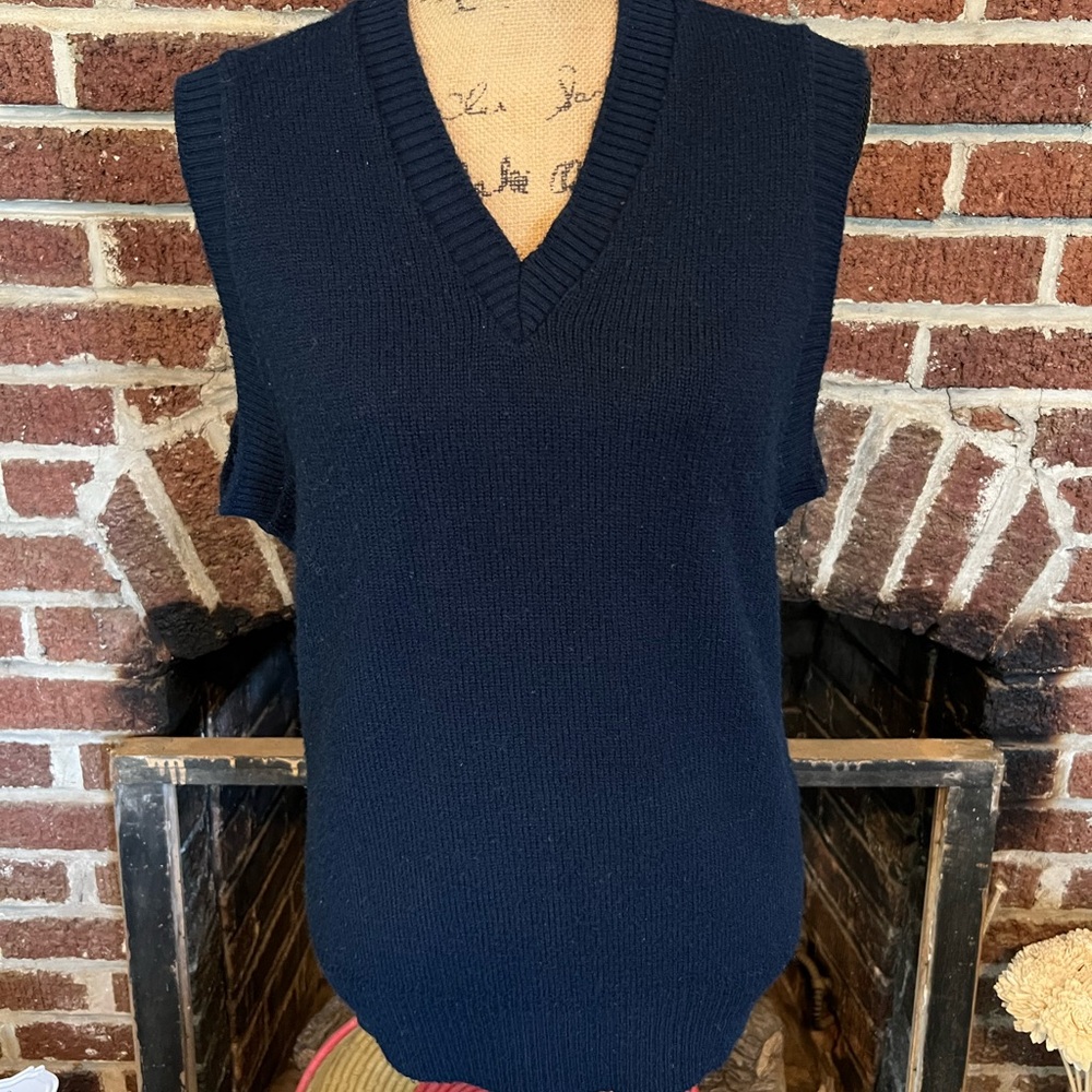VINTAGE andhurst vneck sweater vest
